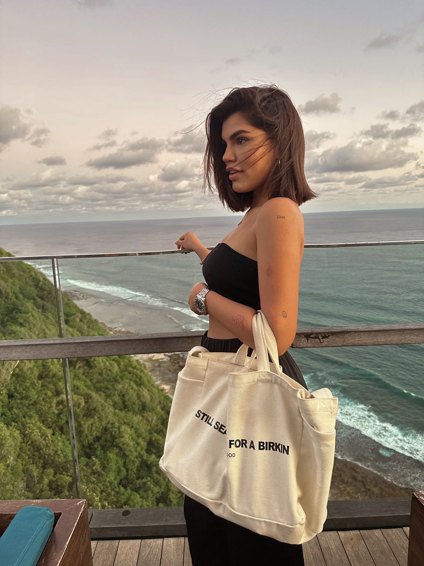 Searching Tote Bag Medium